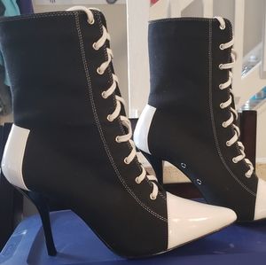 NWOB Funtasma Lace-up Tennis Shoes/Spikes 9